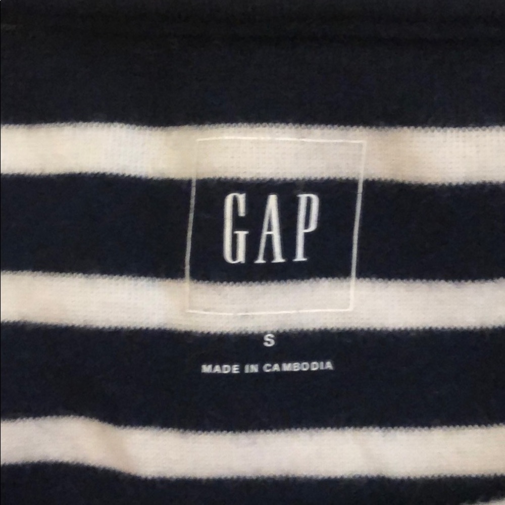 Gap - Size Small - T-shirt - Picture 2 of 3
